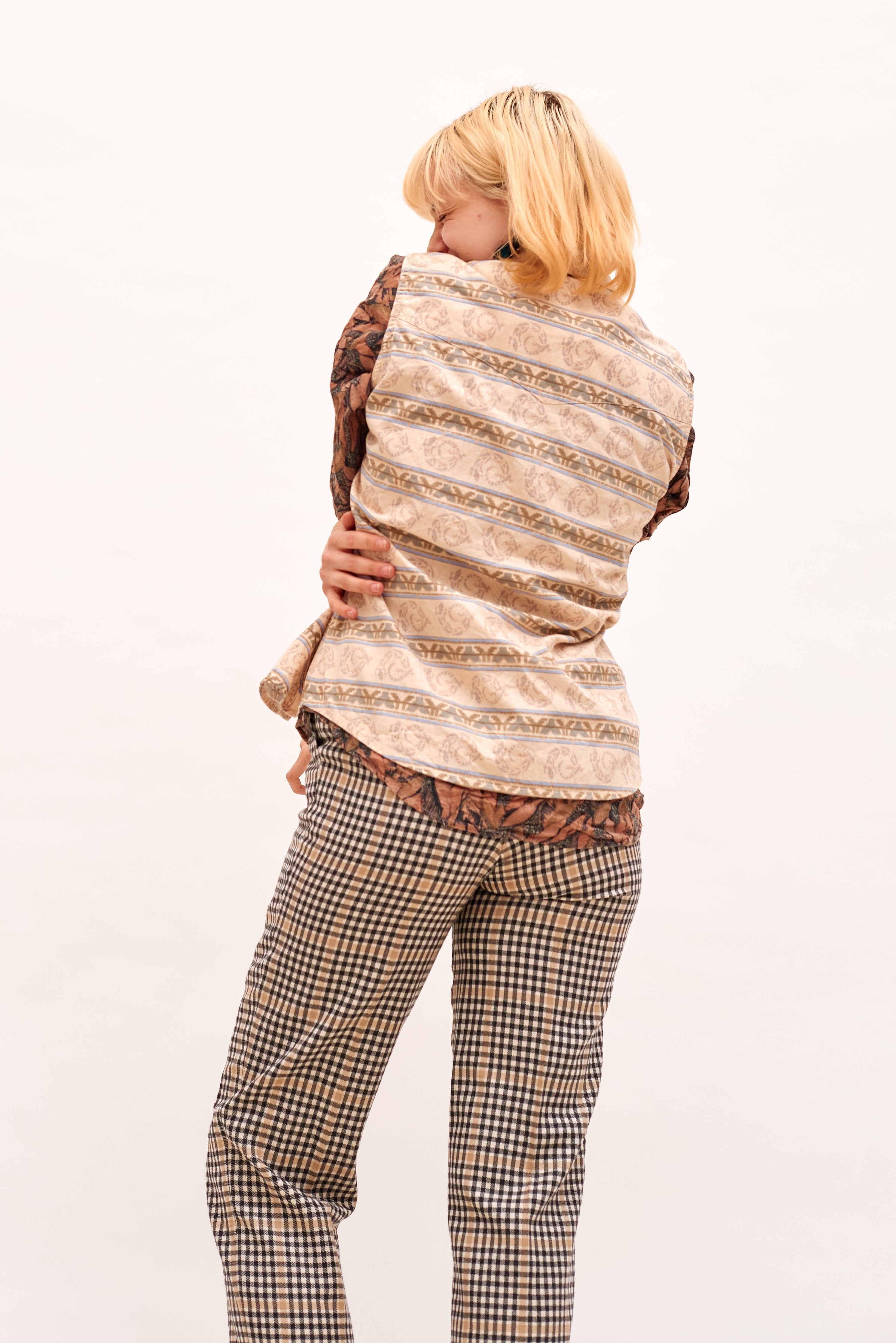 Authentic Beige and White Shirt with Zero Sleeves - VinoKilo.com